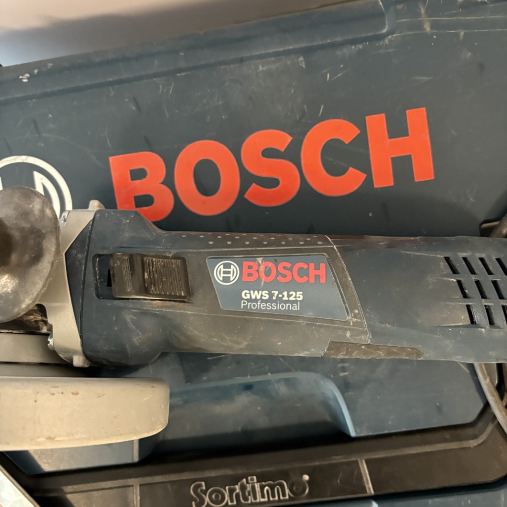 Elektrická uhlová brúska 125mm BOSCH GWS 7-125