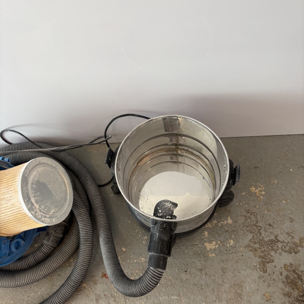 VYSAVAČ AQUA VAC BOXTER 15S